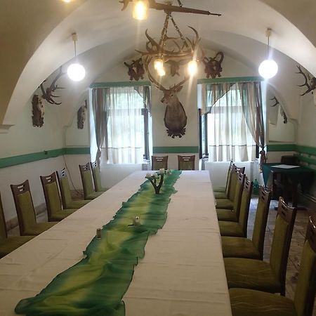 Penzion A Restauracia U Jelena Stará ľubovňa Exteriör bild
